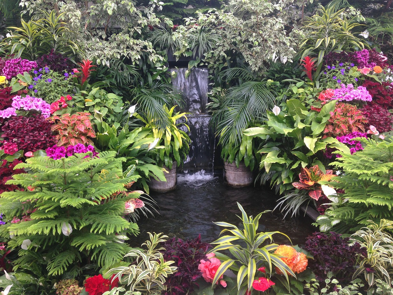 Een echte waterval in je tuin Klussersplatform.nl